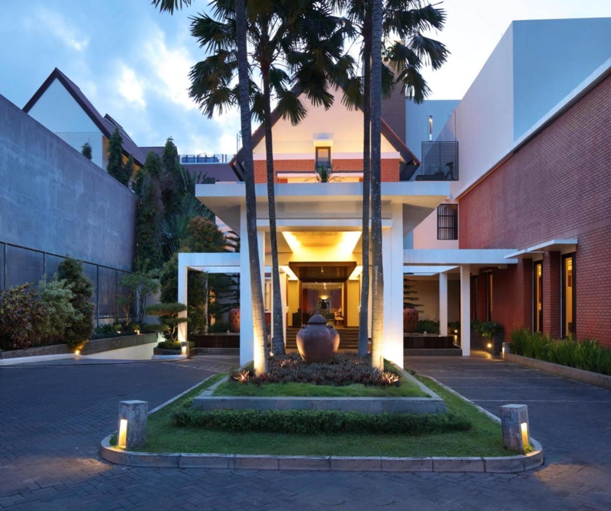 Hotel Santika Premiere Malang Luaran gambar